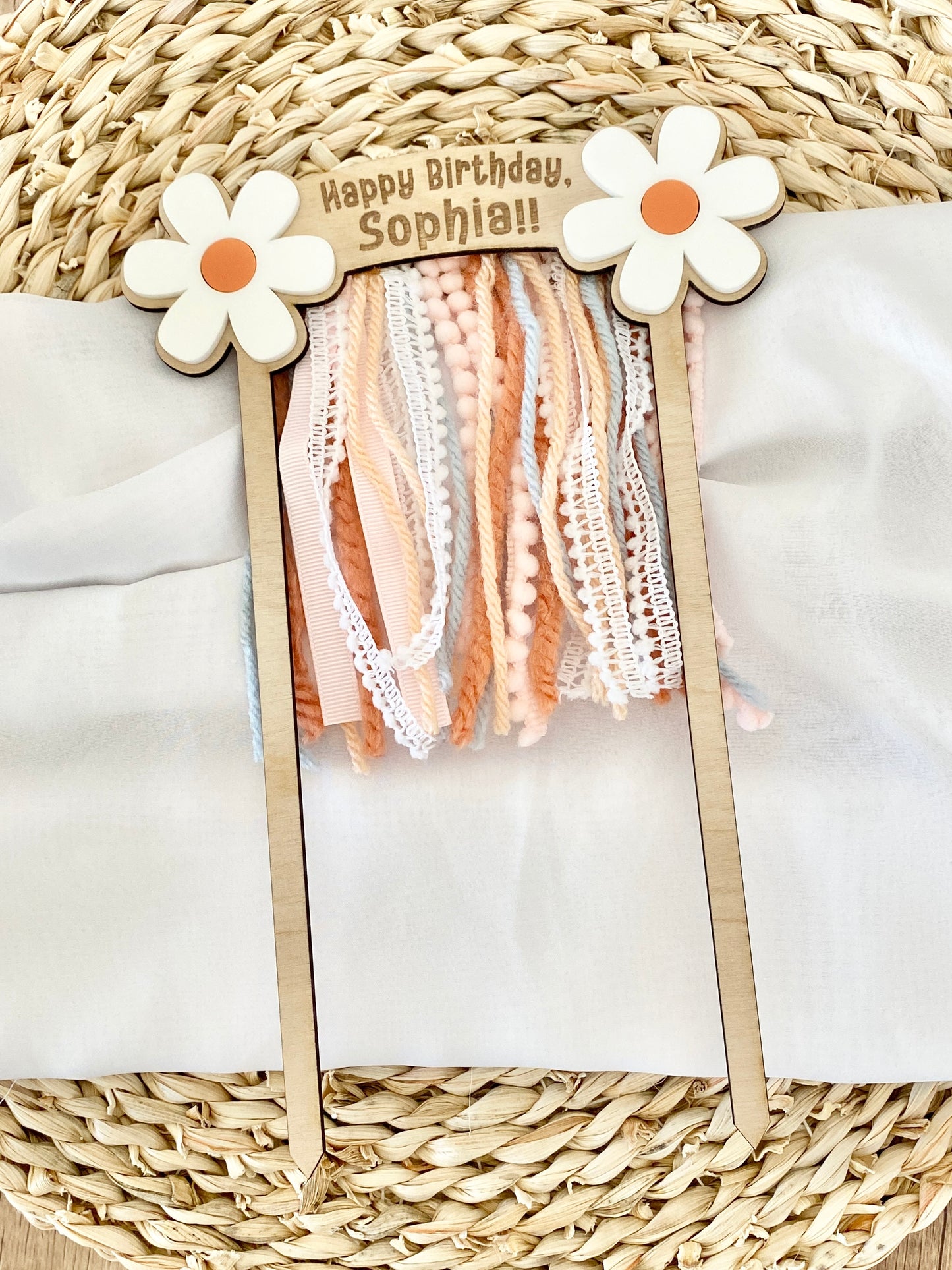 Daisy Fringe Cake Topper