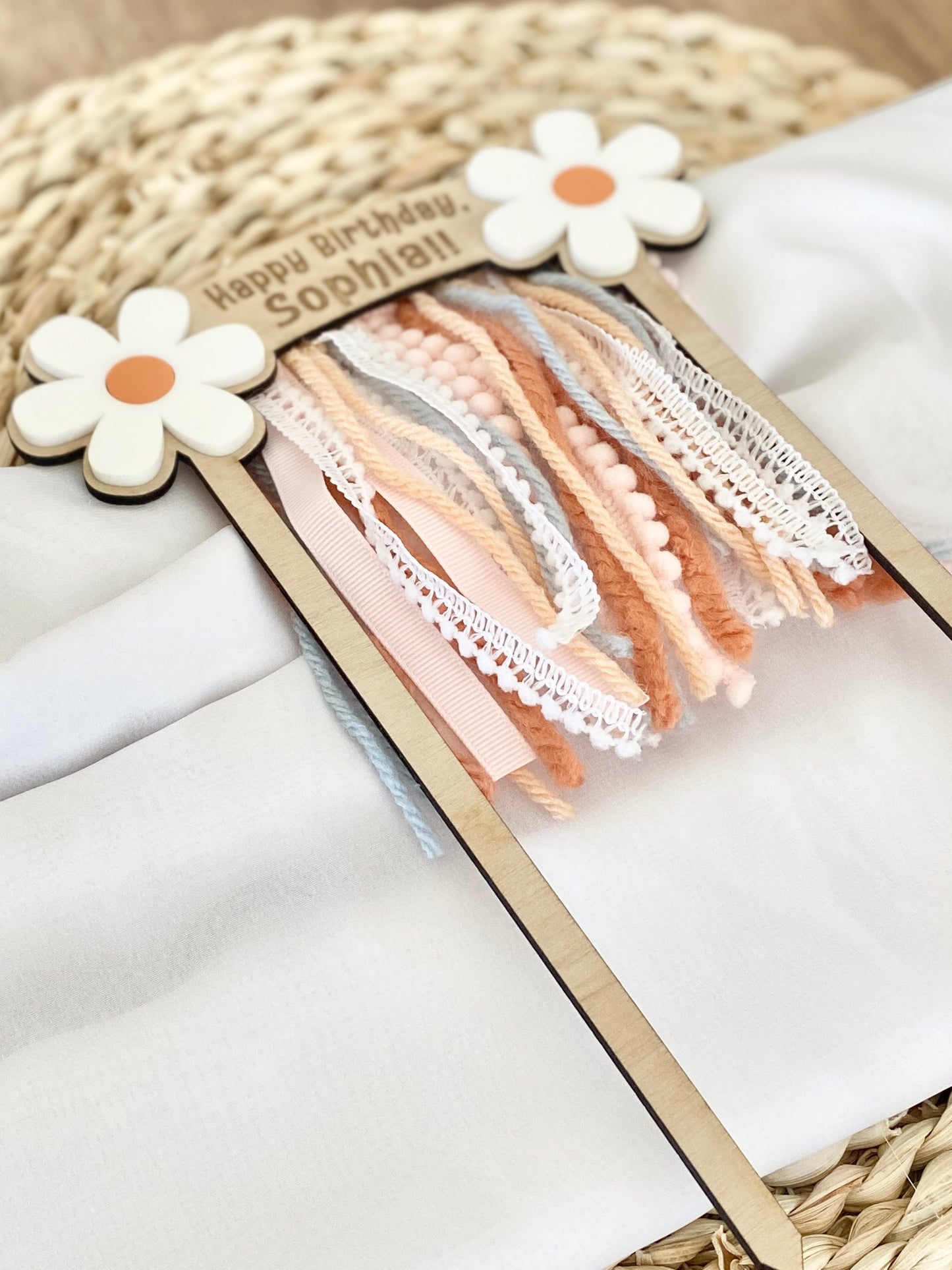 Daisy Fringe Cake Topper