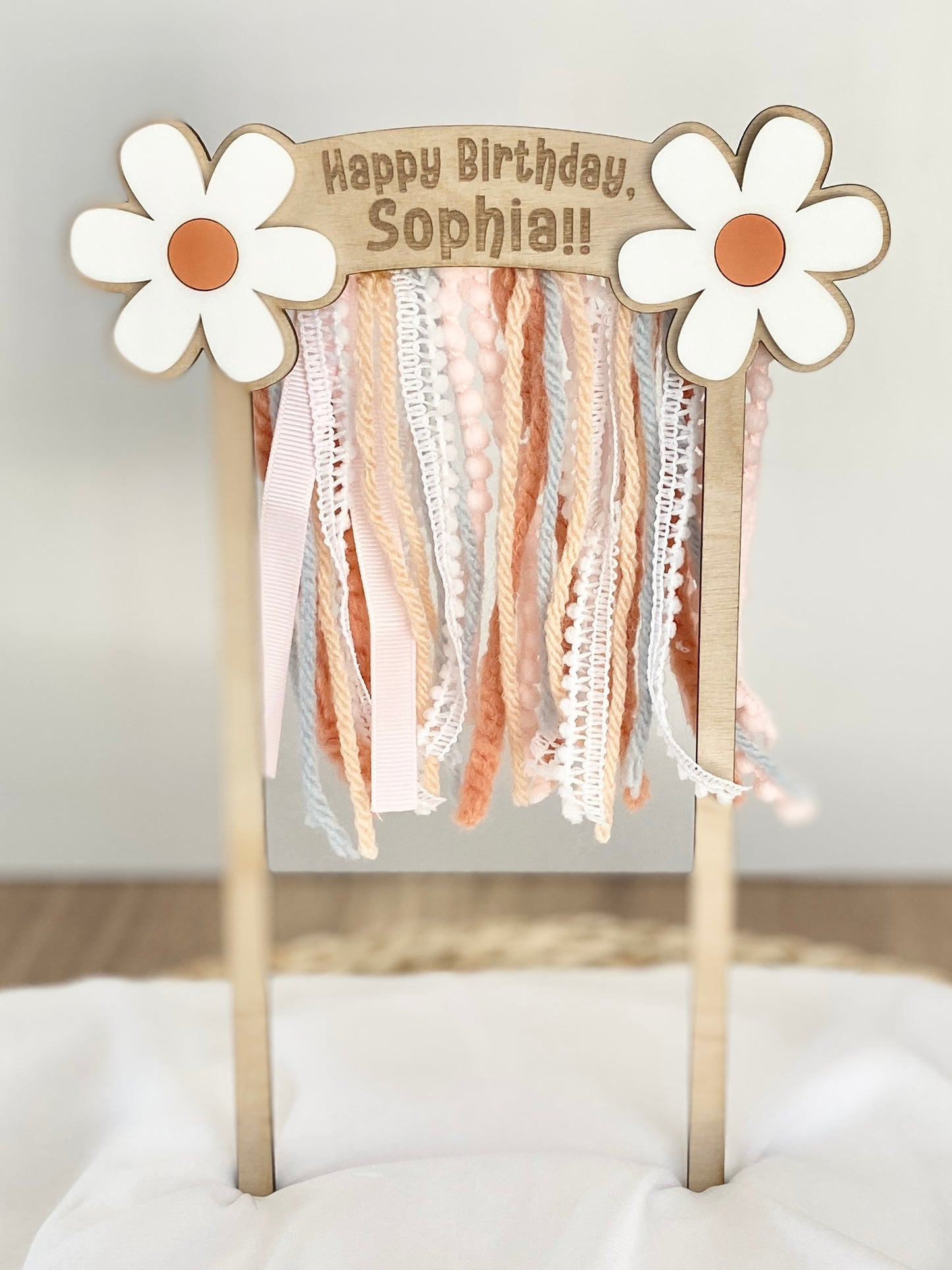 Daisy Fringe Cake Topper