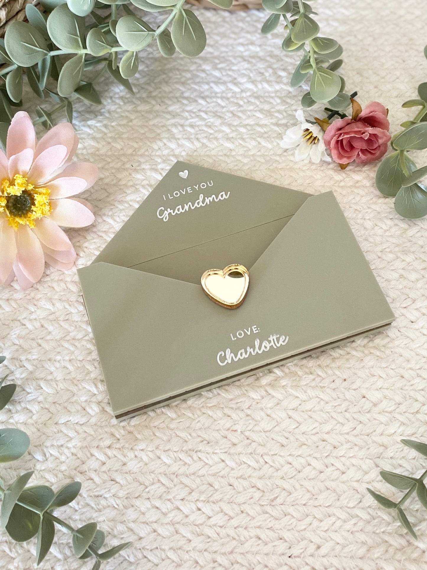 Personalized Envelope Magnet for Mom or Grandma | Kids Note & Flower Holder Keepsake