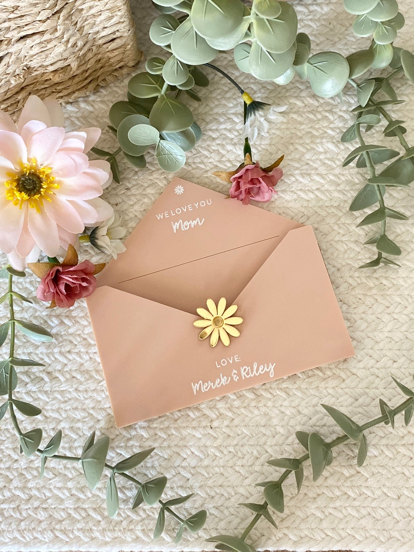 Personalized Envelope Magnet for Mom or Grandma | Kids Note & Flower Holder Keepsake
