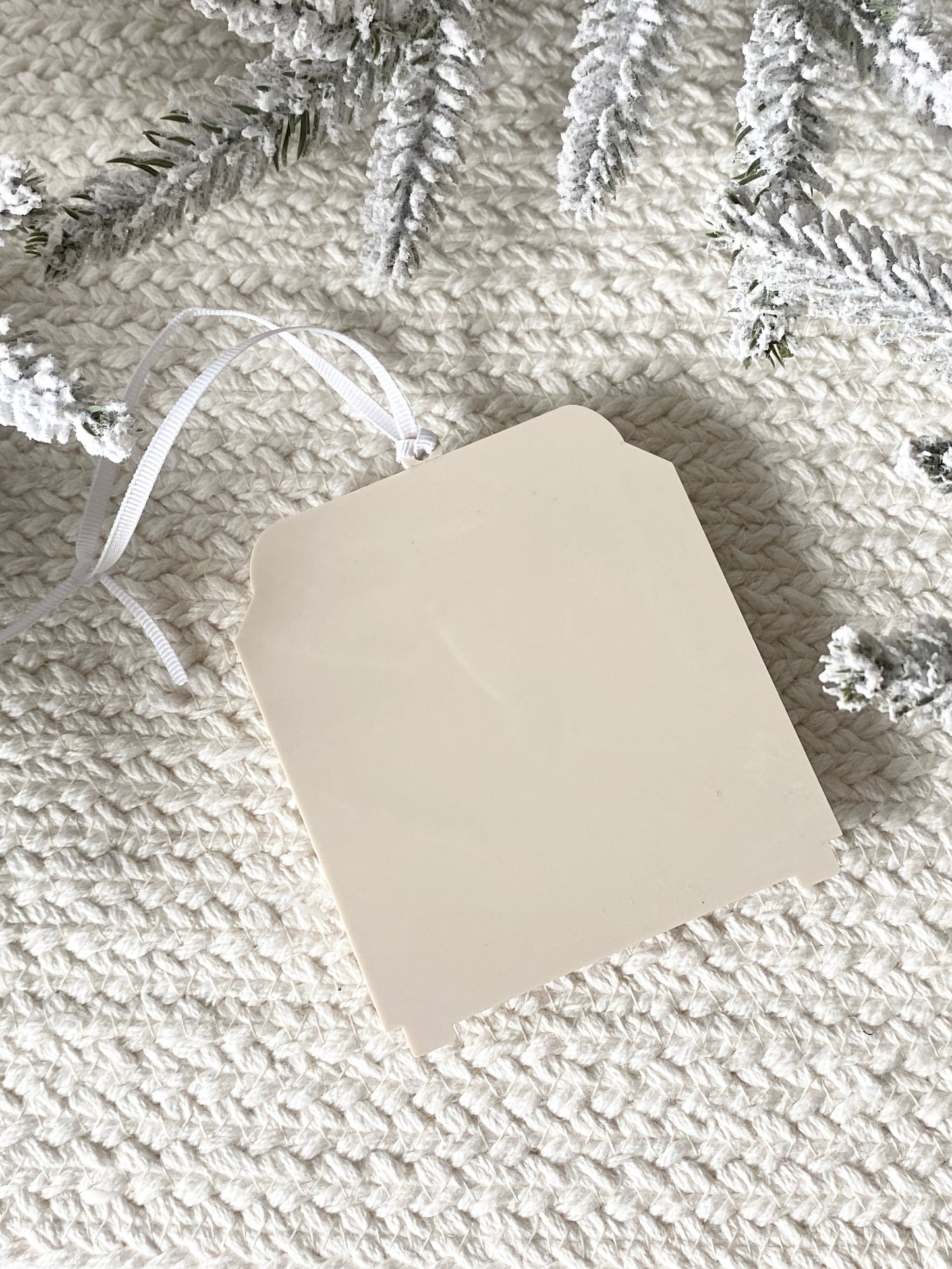 Bun in the Oven – Personalized Pregnancy Announcement Ornament