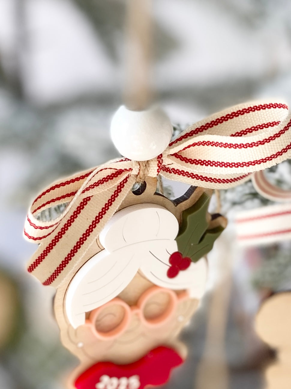 Mr. & Mrs. Claus Christmas Ornament Set