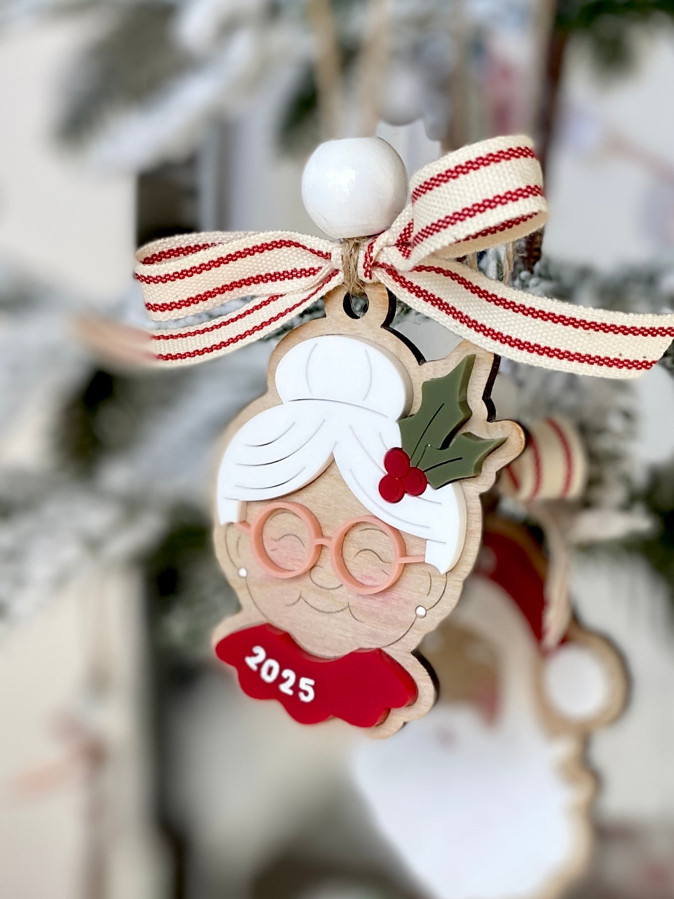 Mr. & Mrs. Claus Christmas Ornament Set
