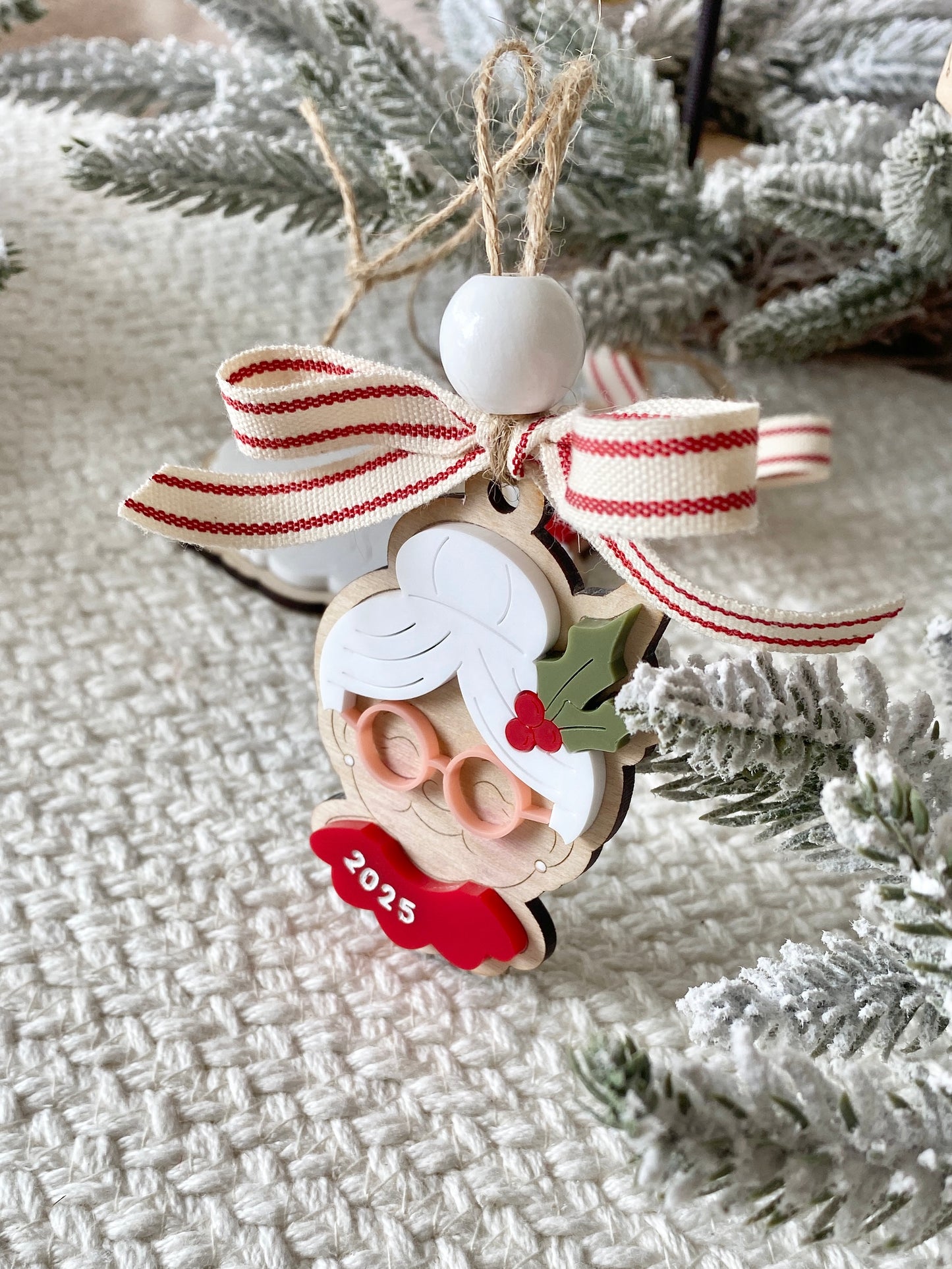 Mr. & Mrs. Claus Christmas Ornament Set