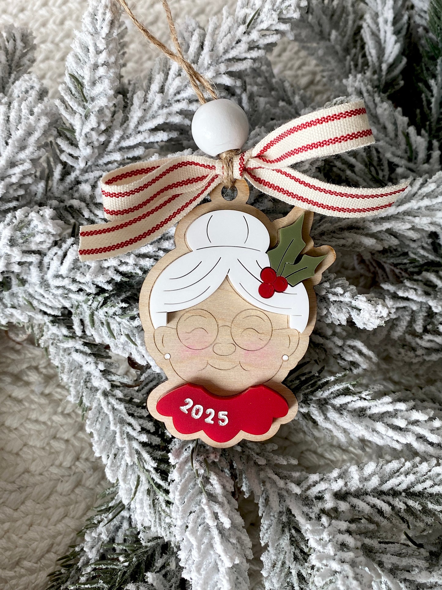 Mr. & Mrs. Claus Christmas Ornament Set