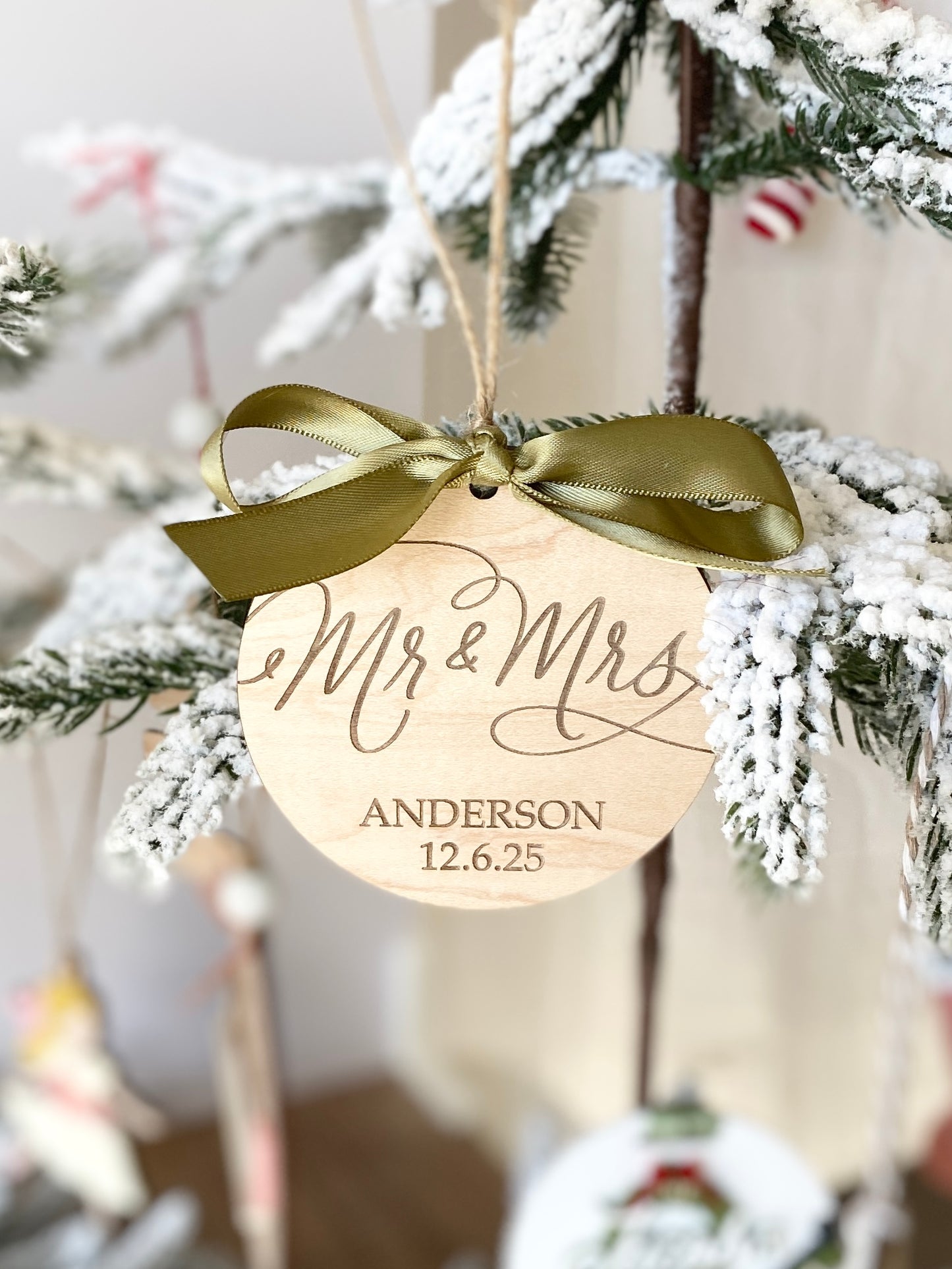 Mr. & Mrs. – Personalized Wedding Ornament