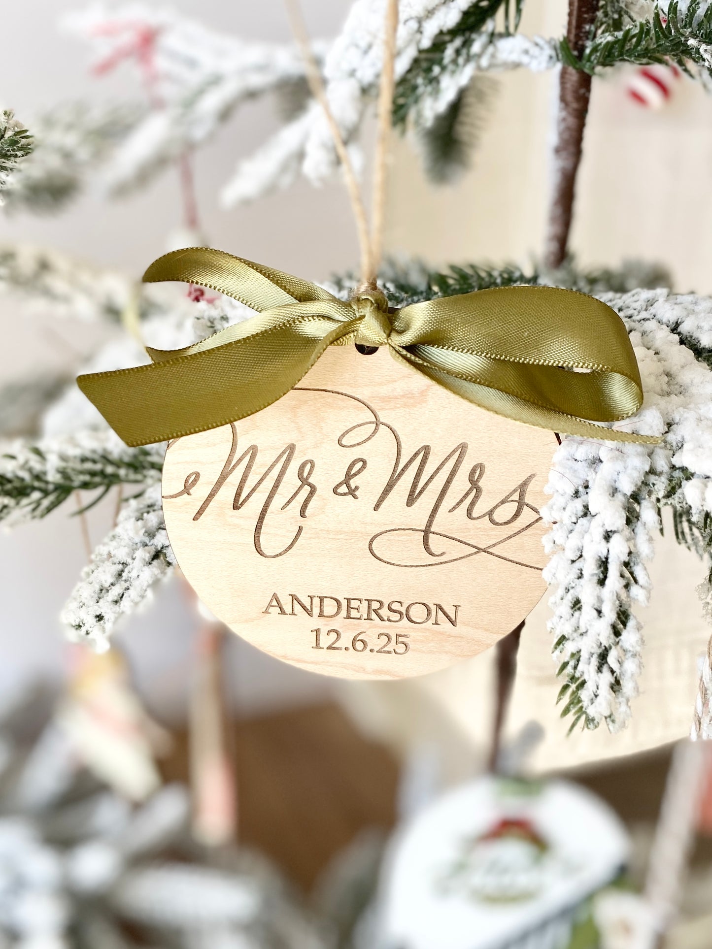 Mr. & Mrs. – Personalized Wedding Ornament