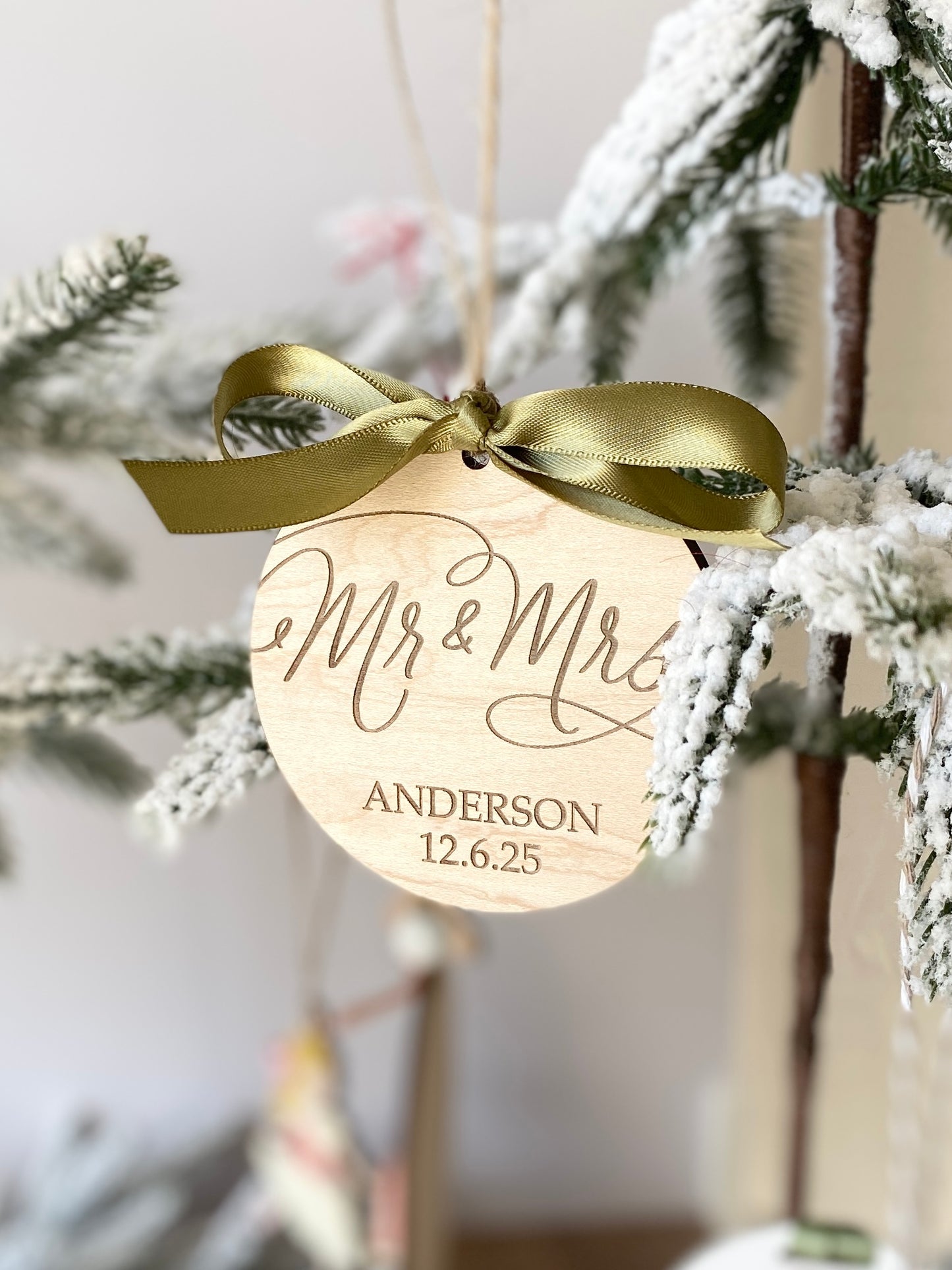 Mr. & Mrs. – Personalized Wedding Ornament
