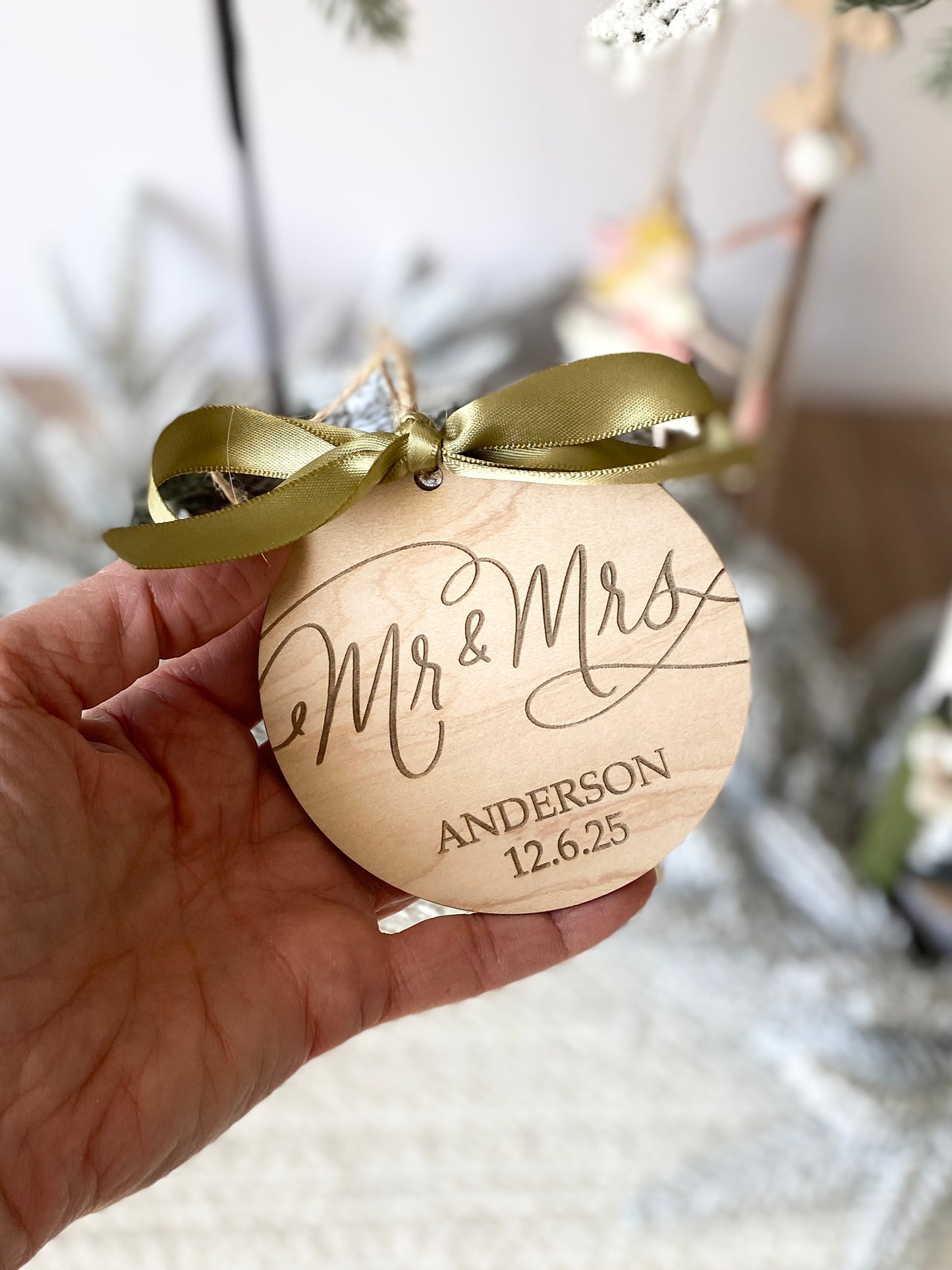 Mr. & Mrs. – Personalized Wedding Ornament