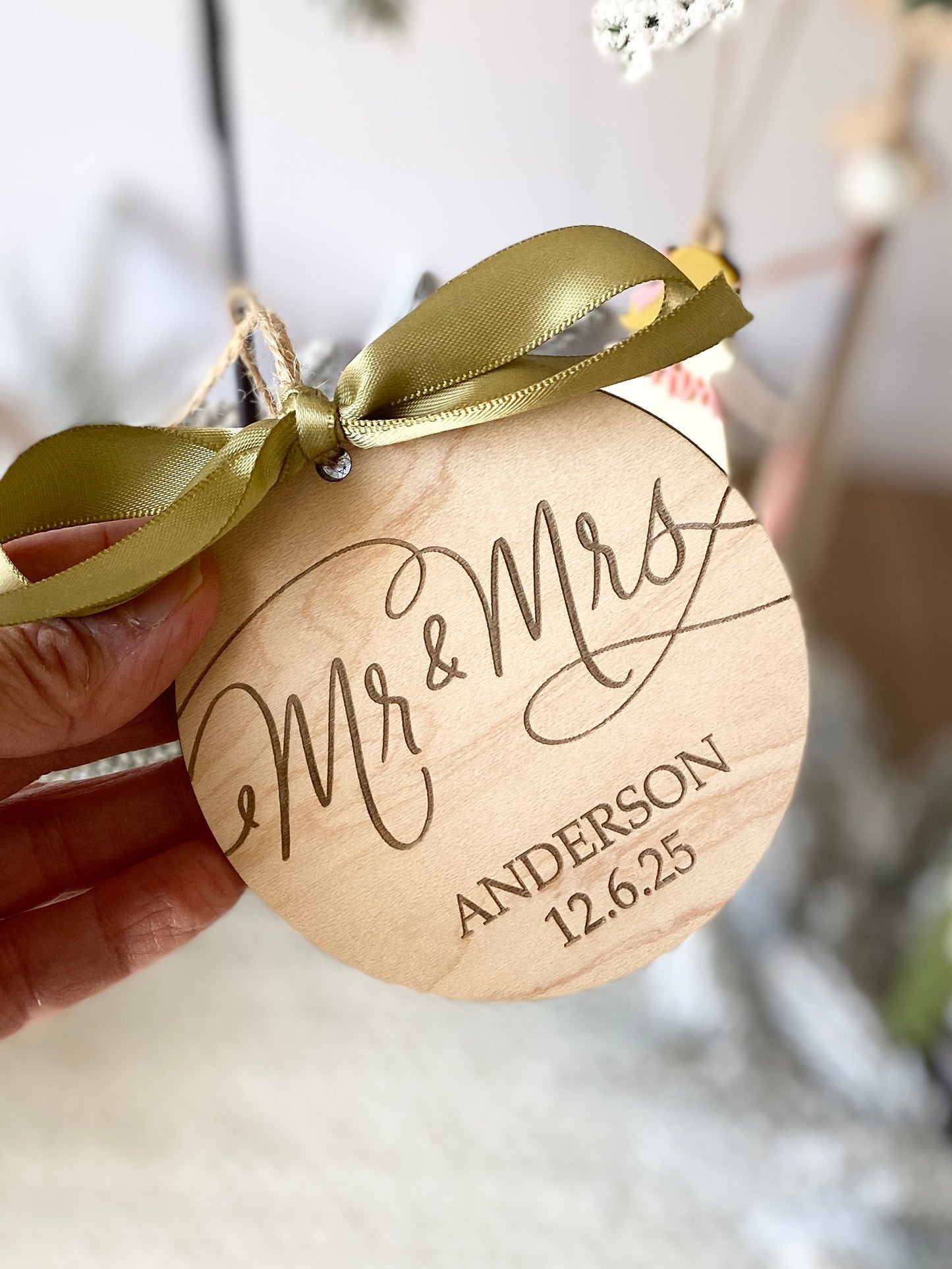 Mr. & Mrs. – Personalized Wedding Ornament
