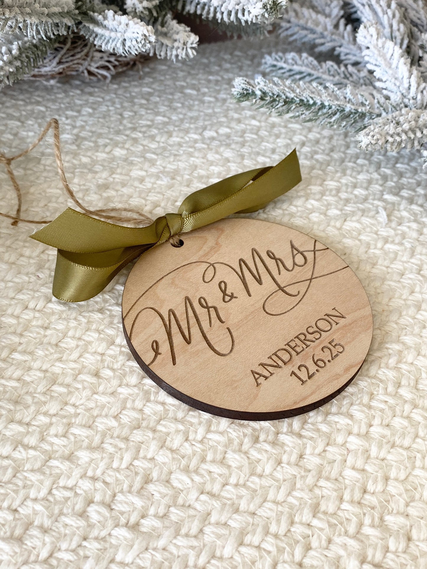 Mr. & Mrs. – Personalized Wedding Ornament
