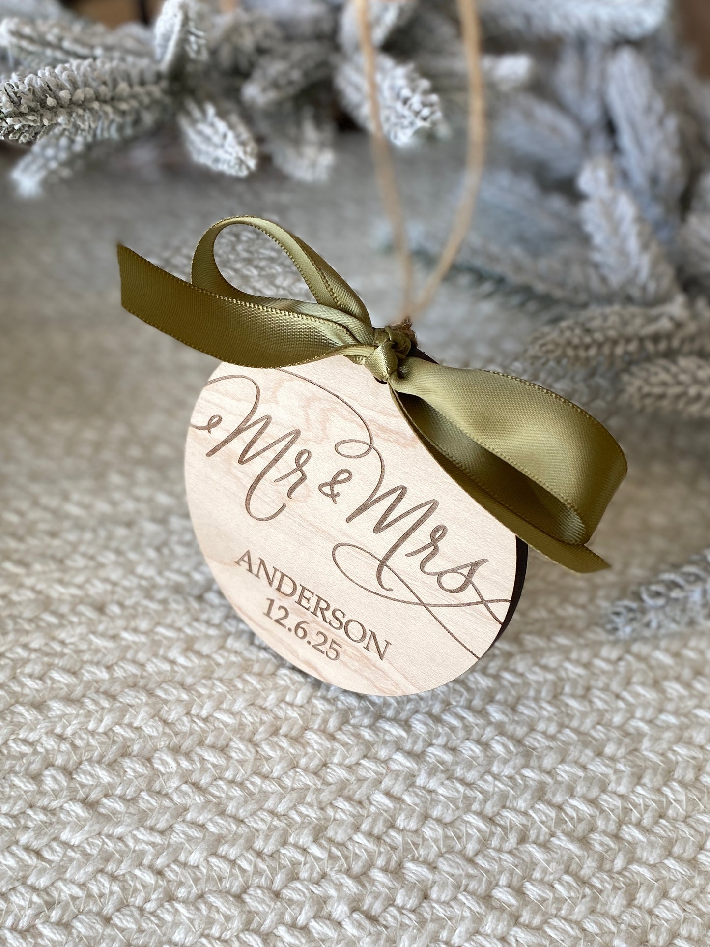 Mr. & Mrs. – Personalized Wedding Ornament